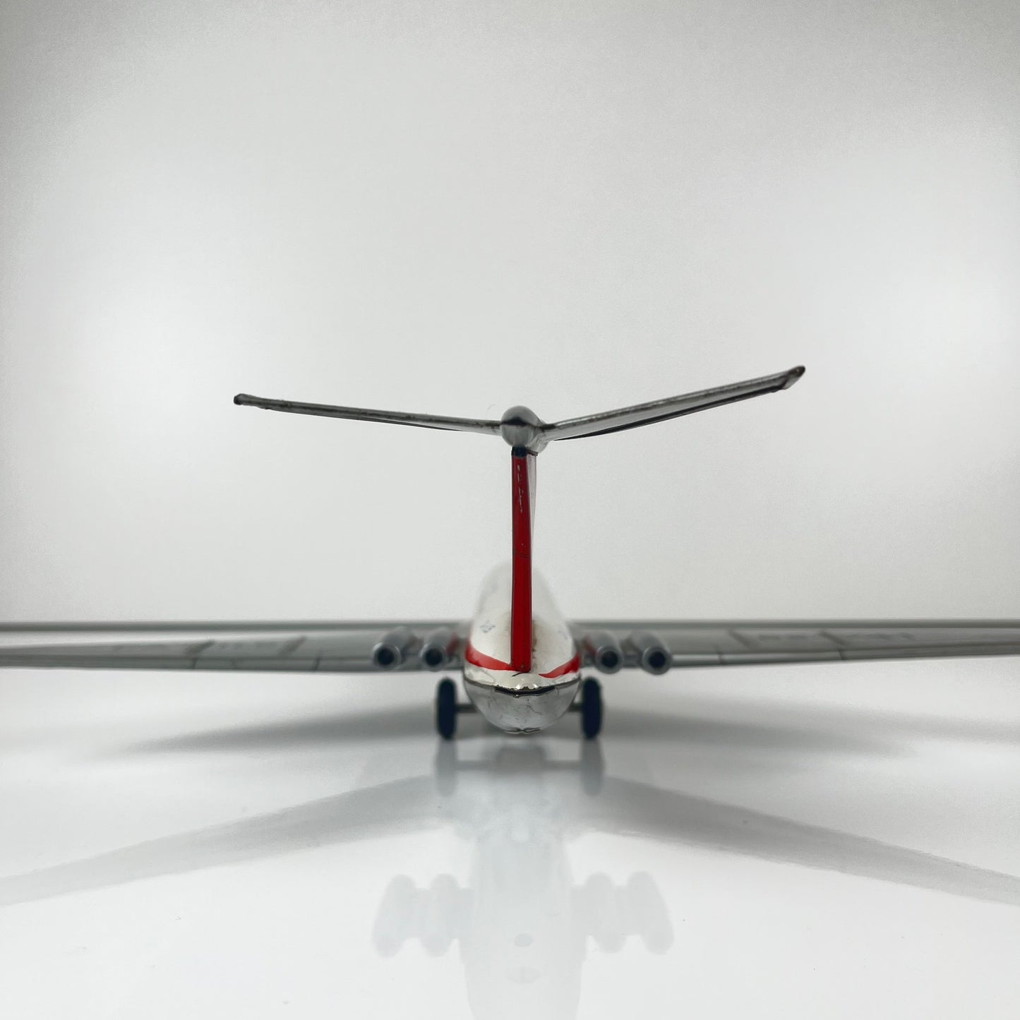 Jouet vintage d’avion de ligne des années 1960-70