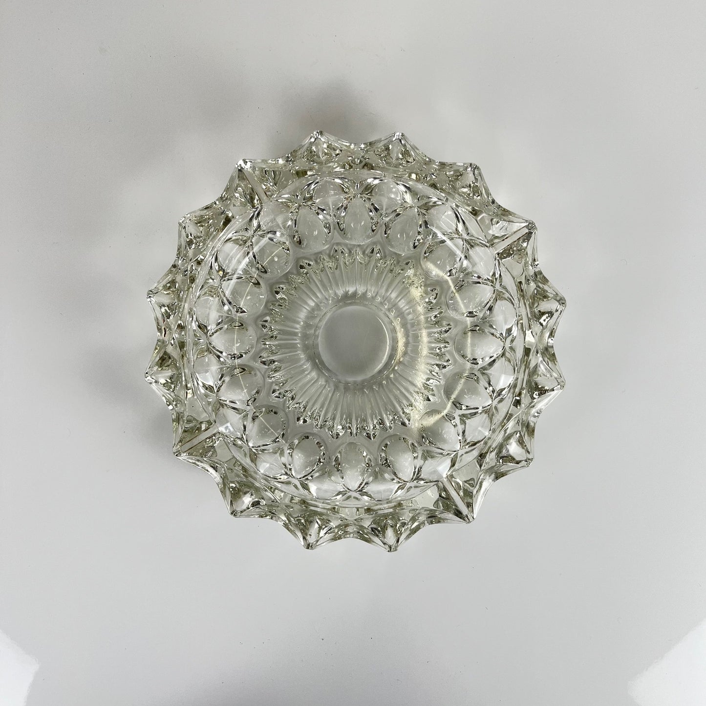 Grand cendrier en cristal taillé, 1960, France