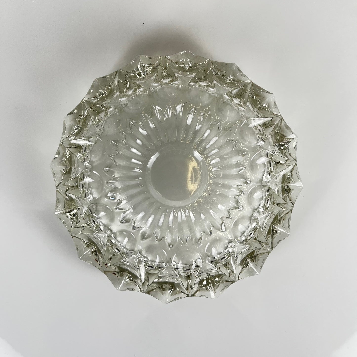 Grand cendrier en cristal taillé, 1960, France