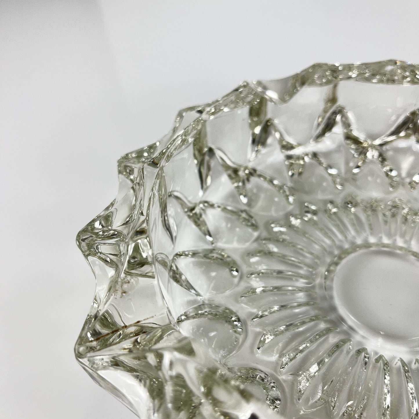 Grand cendrier en cristal taillé, 1960, France