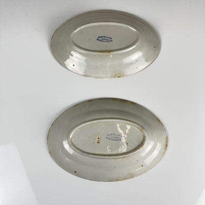 Duo de ravier en porcelaine, Badonviller, fleur rouge, 1950