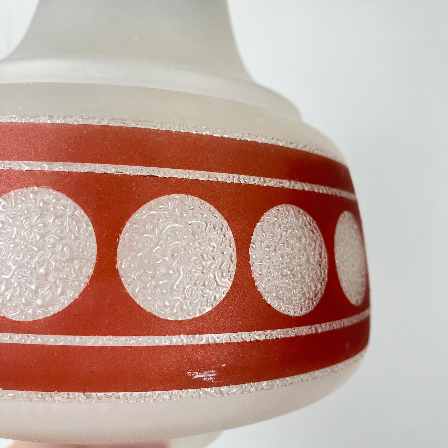 Suspension vintage en verre, bande rouge  , 1960/70 MCM