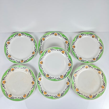Set de 7 assiettes à dessert  Sarreguemines "Maroussia", début XXe