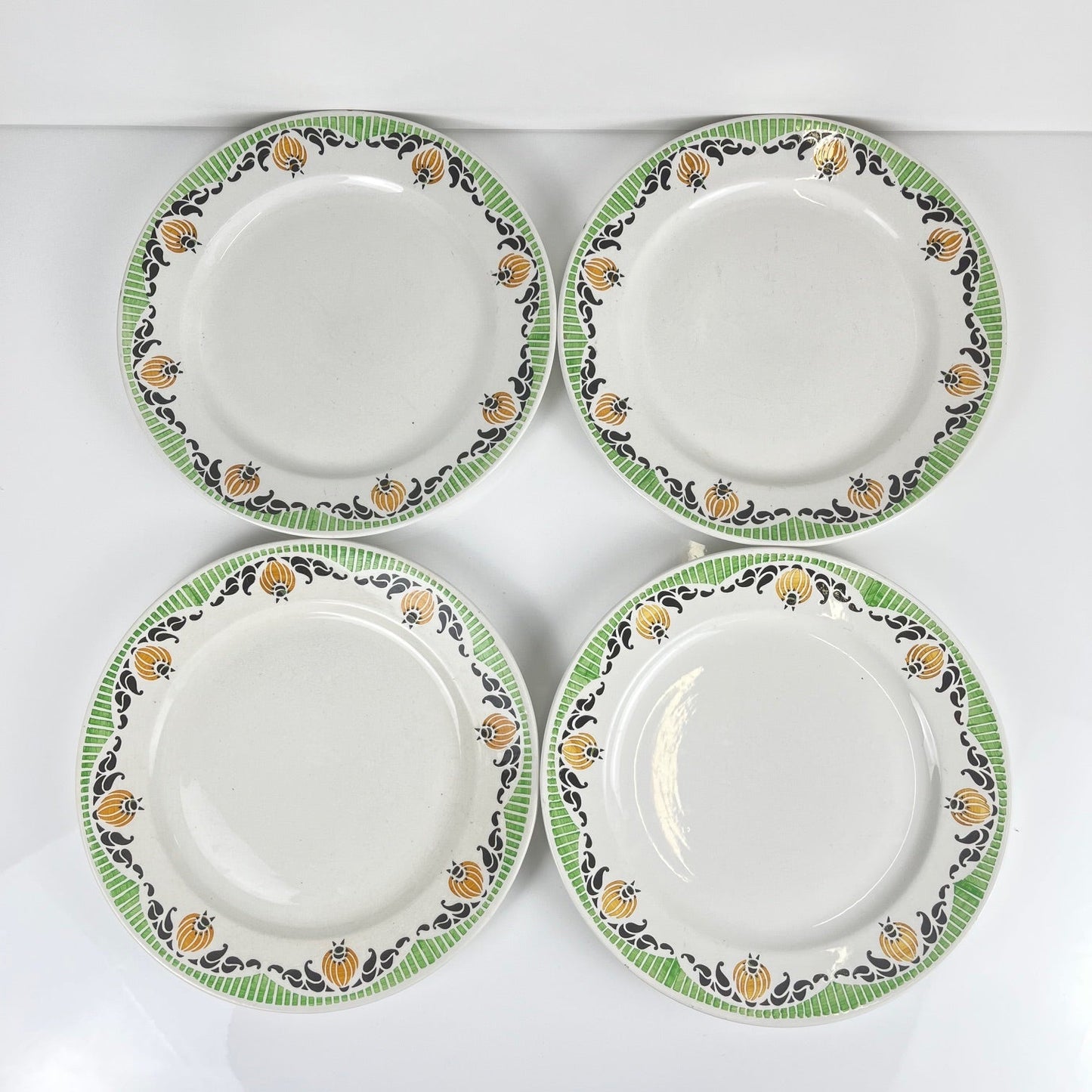 Set of 6 or 4 Sarreguemines "Maroussia" dinner plates, early 20th century