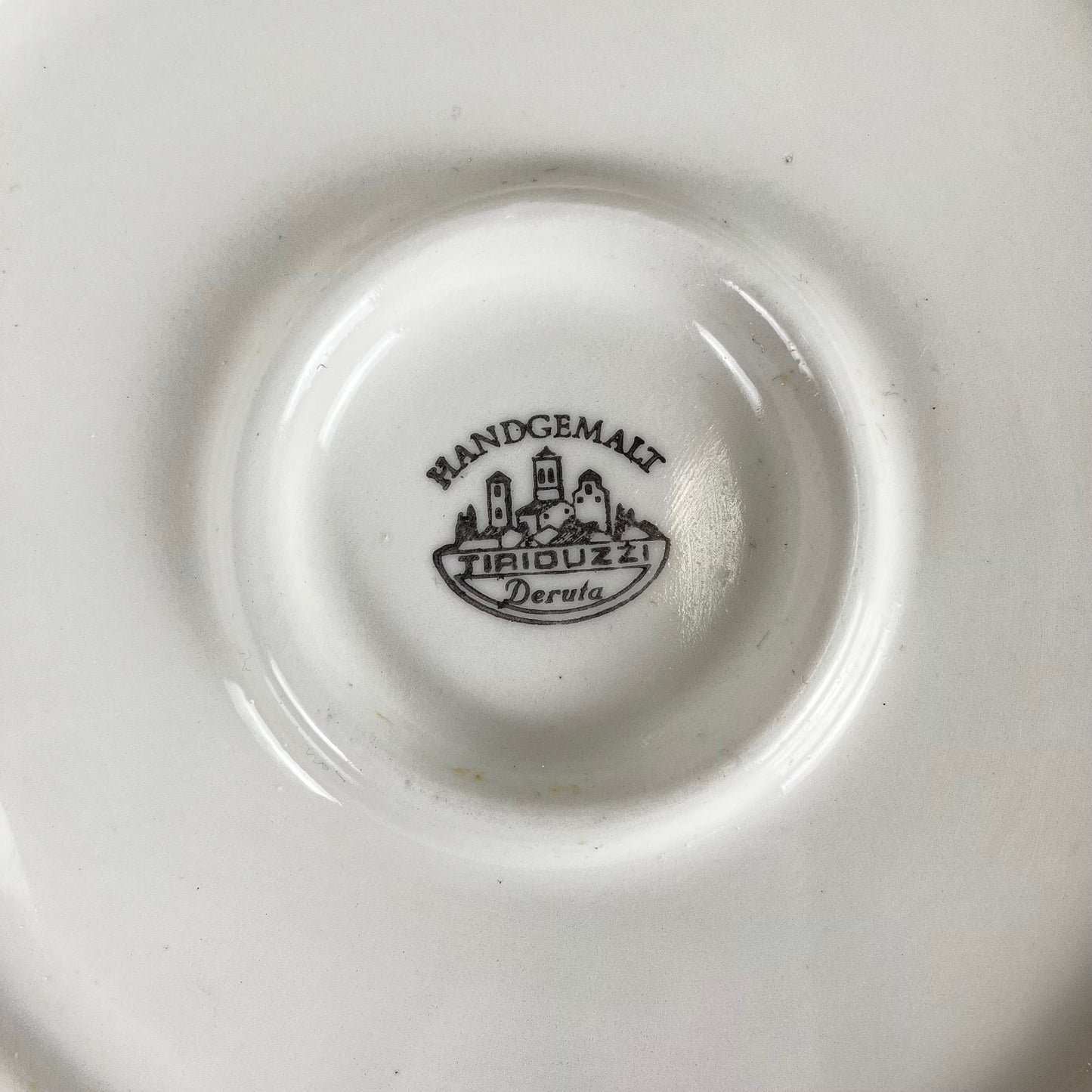 Round earthenware dish "olive", Deruta, Tiriduzzi, Italy