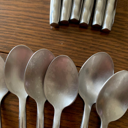 Vintage cutlery set for 6 people (24 pieces) in metal
