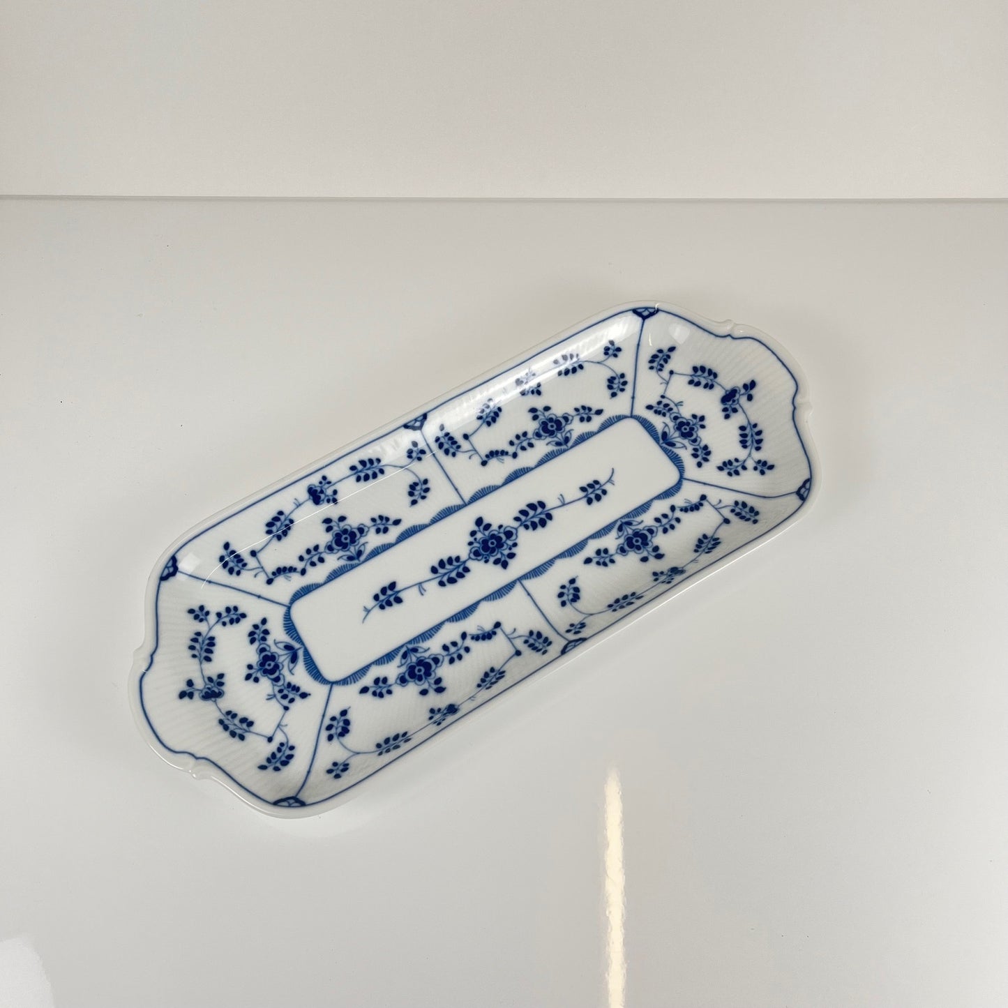 Plat à cake en porcelaine bleu , Heinrich, allemagne