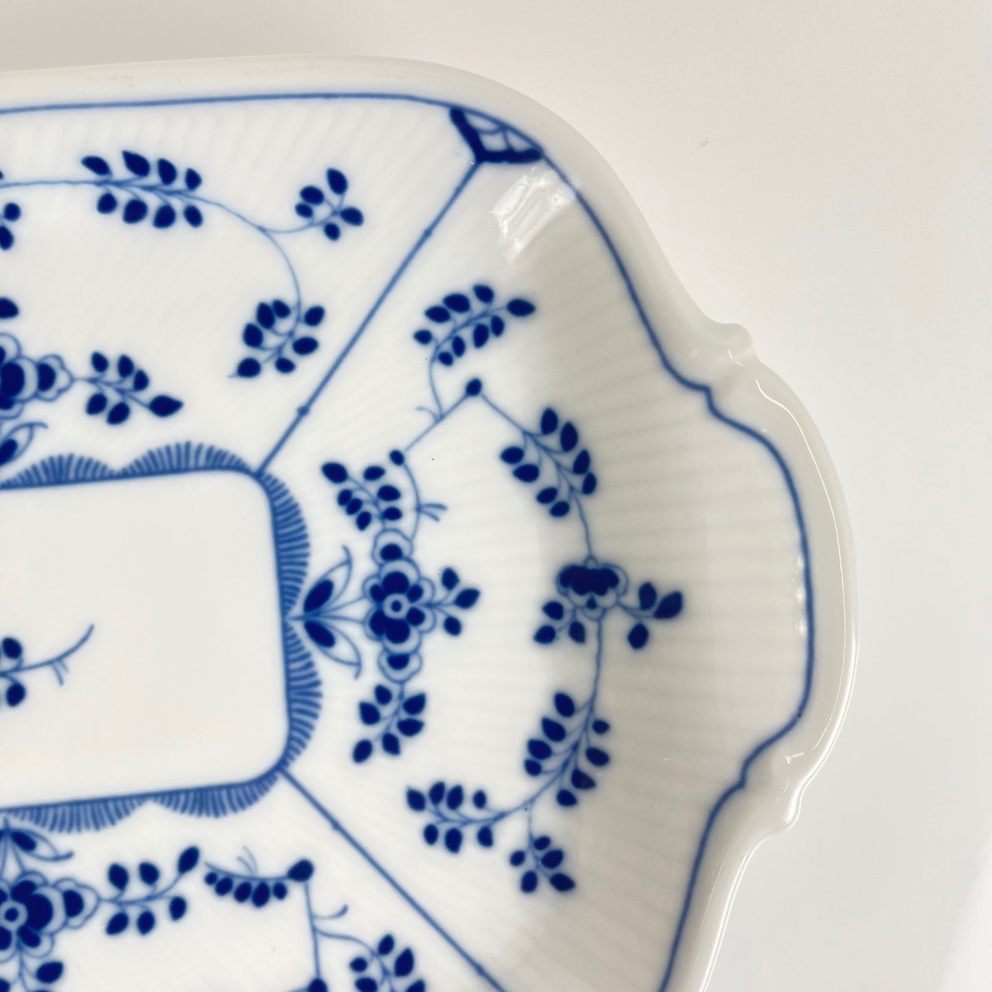 Plat à cake en porcelaine bleu , Heinrich, allemagne