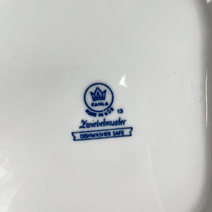 Paire de Plats carrés en porcelaine Blue Onion Kahla – Allemagne de l’Est, 1960–1980