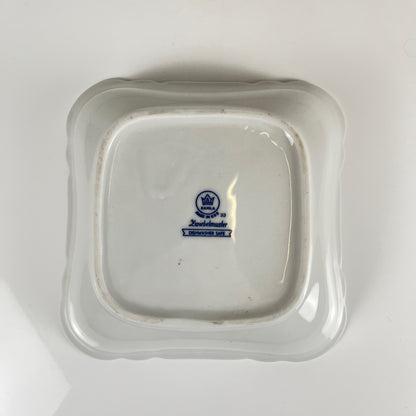 Paire de Plats carrés en porcelaine Blue Onion Kahla – Allemagne de l’Est, 1960–1980