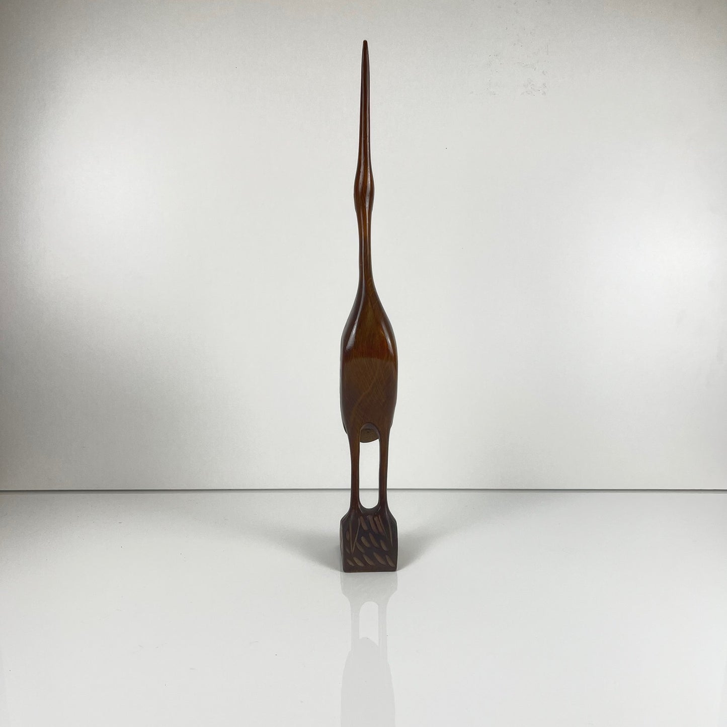 Statue de héron en bois sculpté, milieu XXème siècle