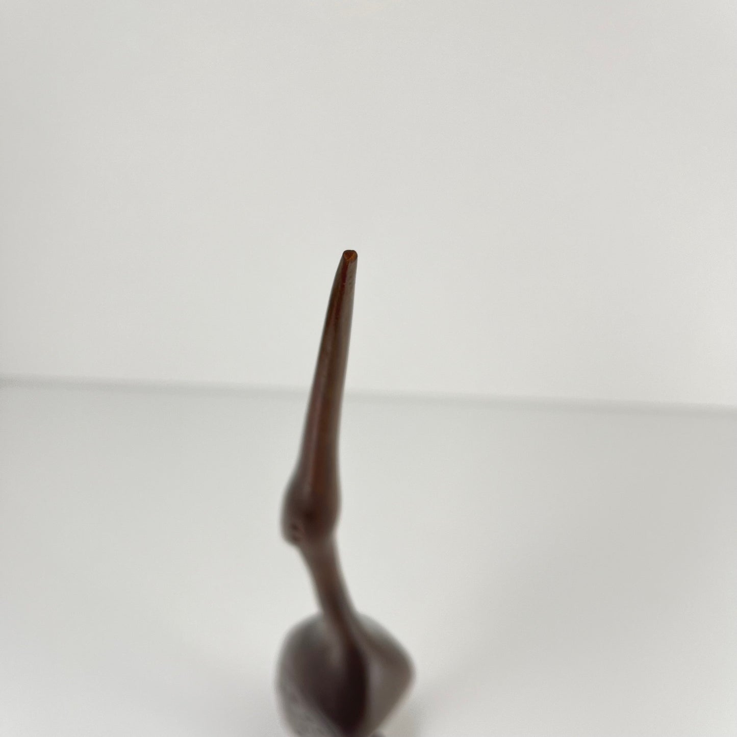 Statue de héron en bois sculpté, milieu XXème siècle