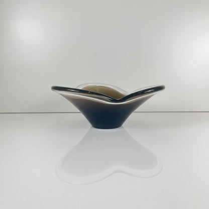 Coupe en verre fumé soufflé forme libre, 1970