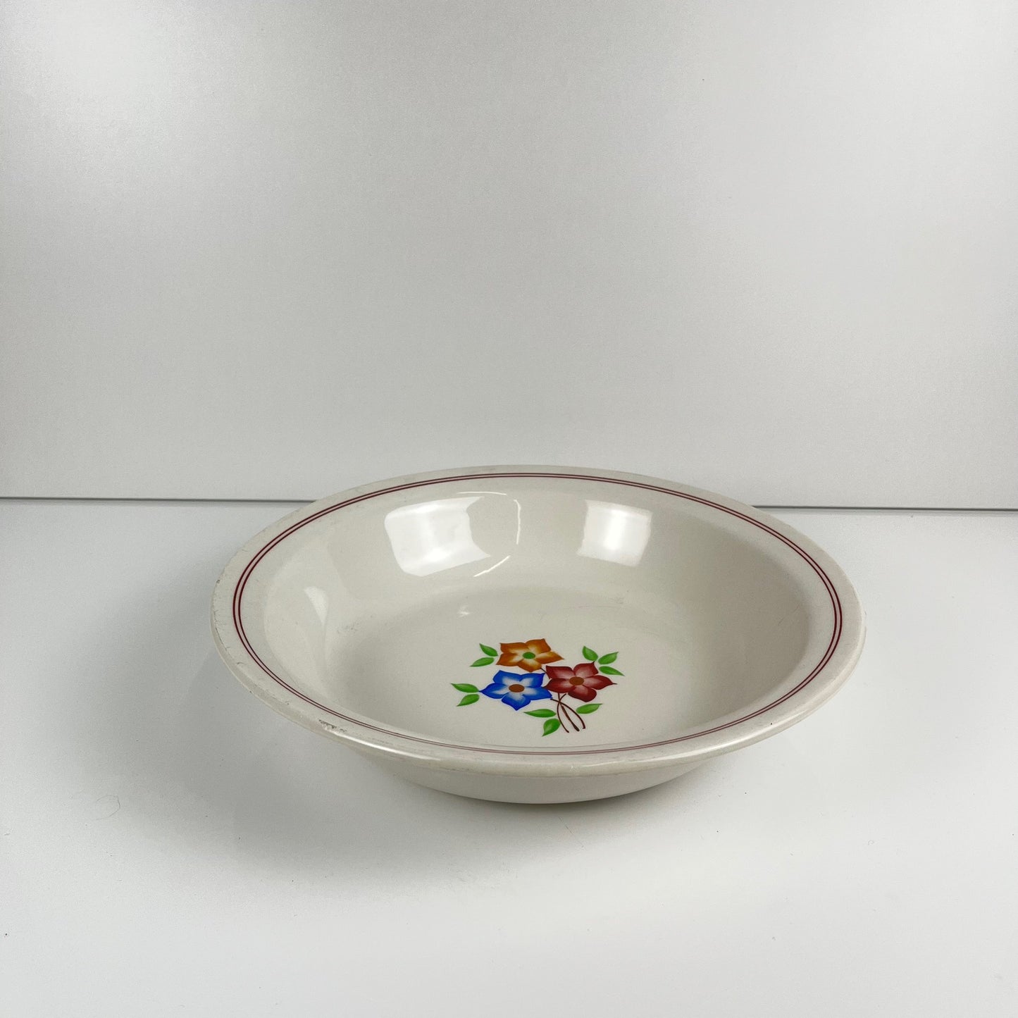 Plat rond avec rebord "La ruche", Moulins des loups, XXe