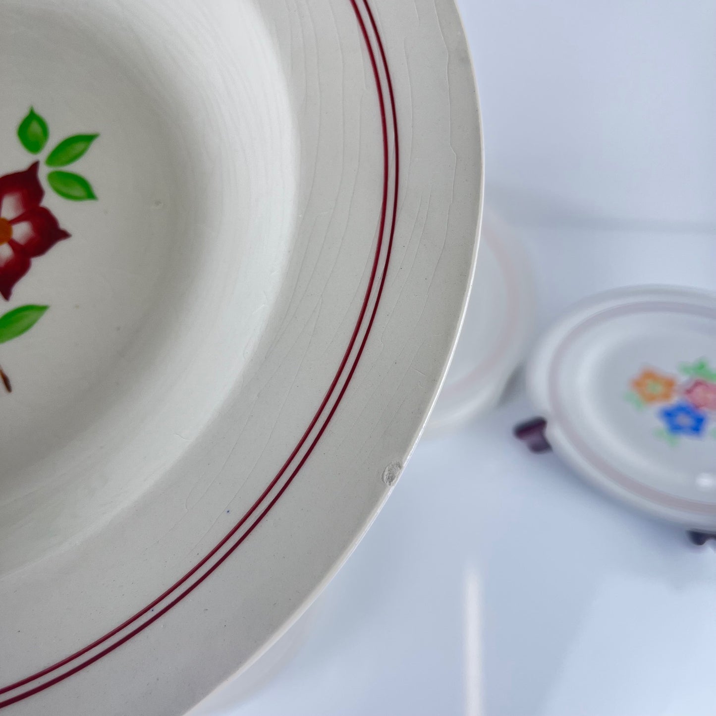 Set de 5 assiettes creuses"La ruche", Moulins des loups, XXe