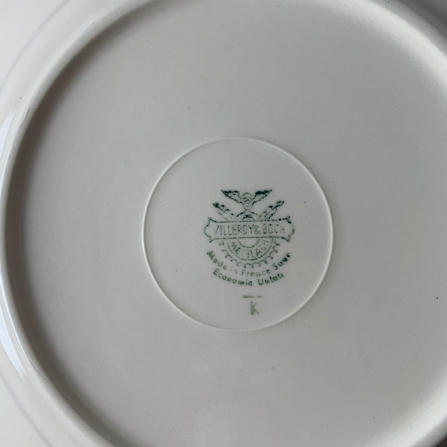 Set of 6 Villeroy & Boch white and gold flat plates, 1950