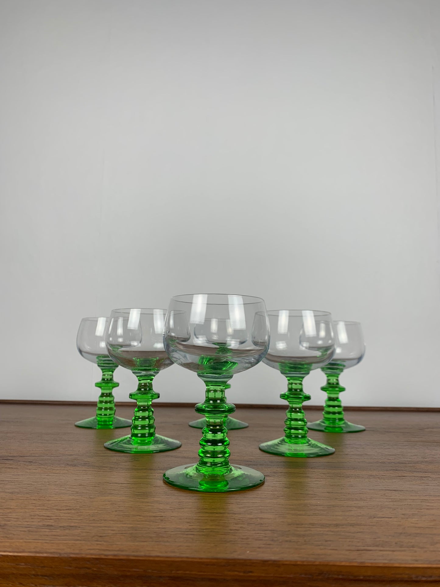 Set of 6 vintage wine glasses with emerald green stem