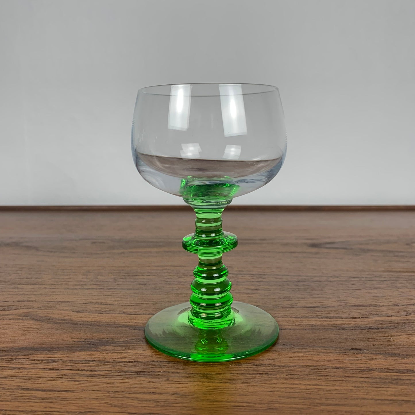 Set of 6 vintage wine glasses with emerald green stem