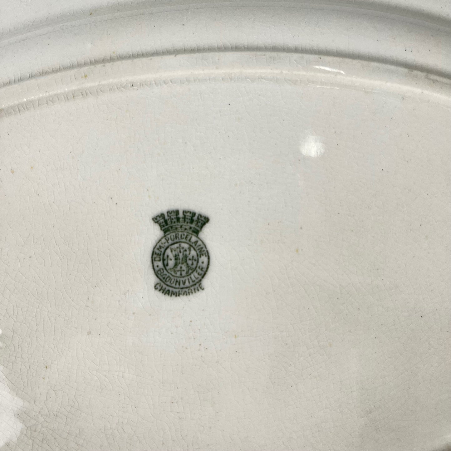 Oval dish, "Champagne" model, Badonviller, green