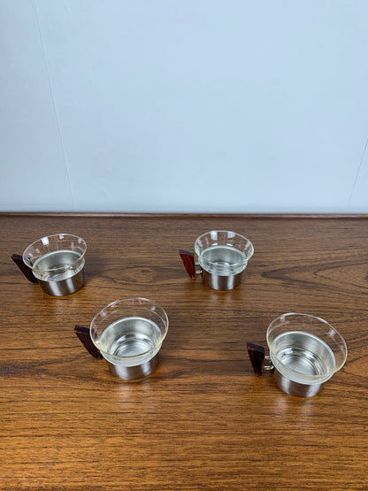 Lot de 4 tasses en métal et verre, 1970