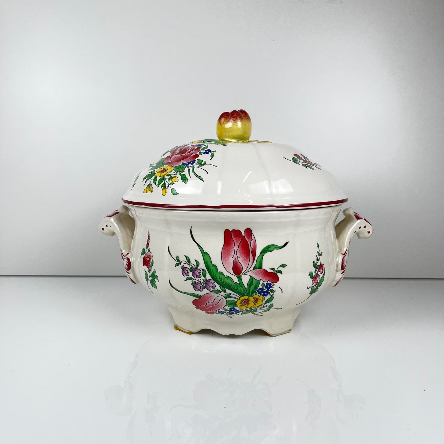 Soupière avec couvercle modèle Réverbère par KG Lunéville