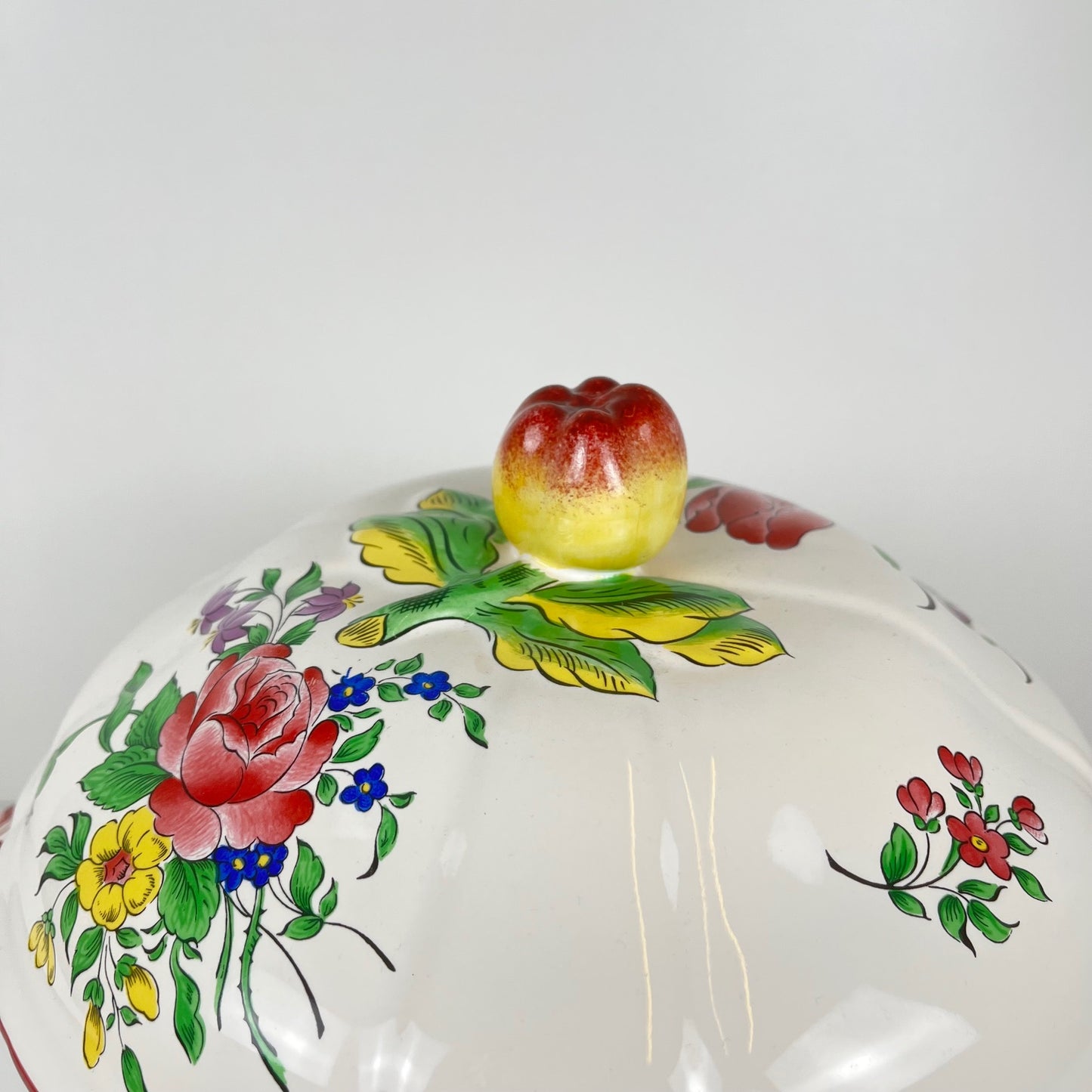 Soupière avec couvercle modèle Réverbère par KG Lunéville