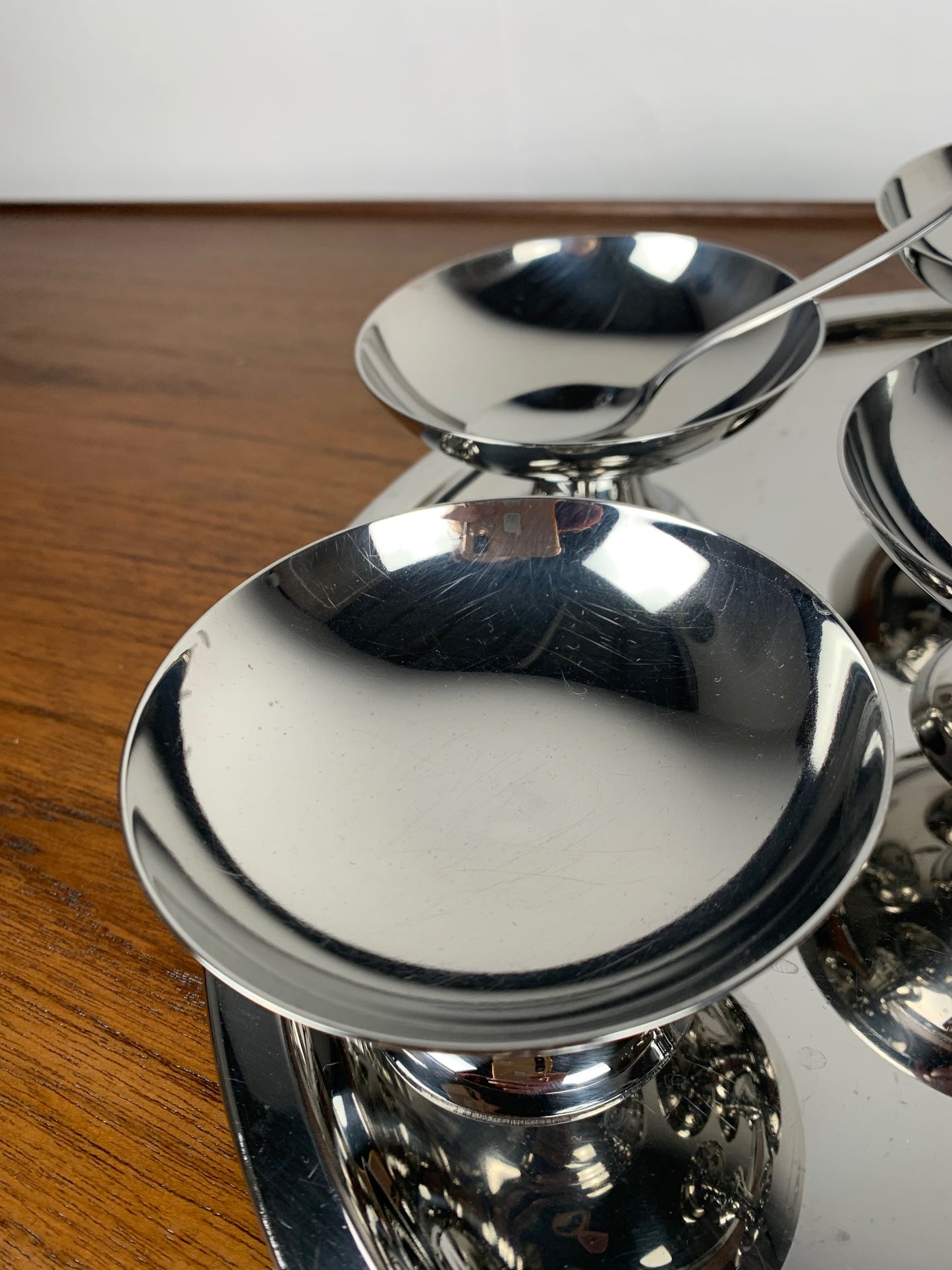 Set of 10 stainless steel ice cream cups with spoons and tray Guy Degrenne, 1970