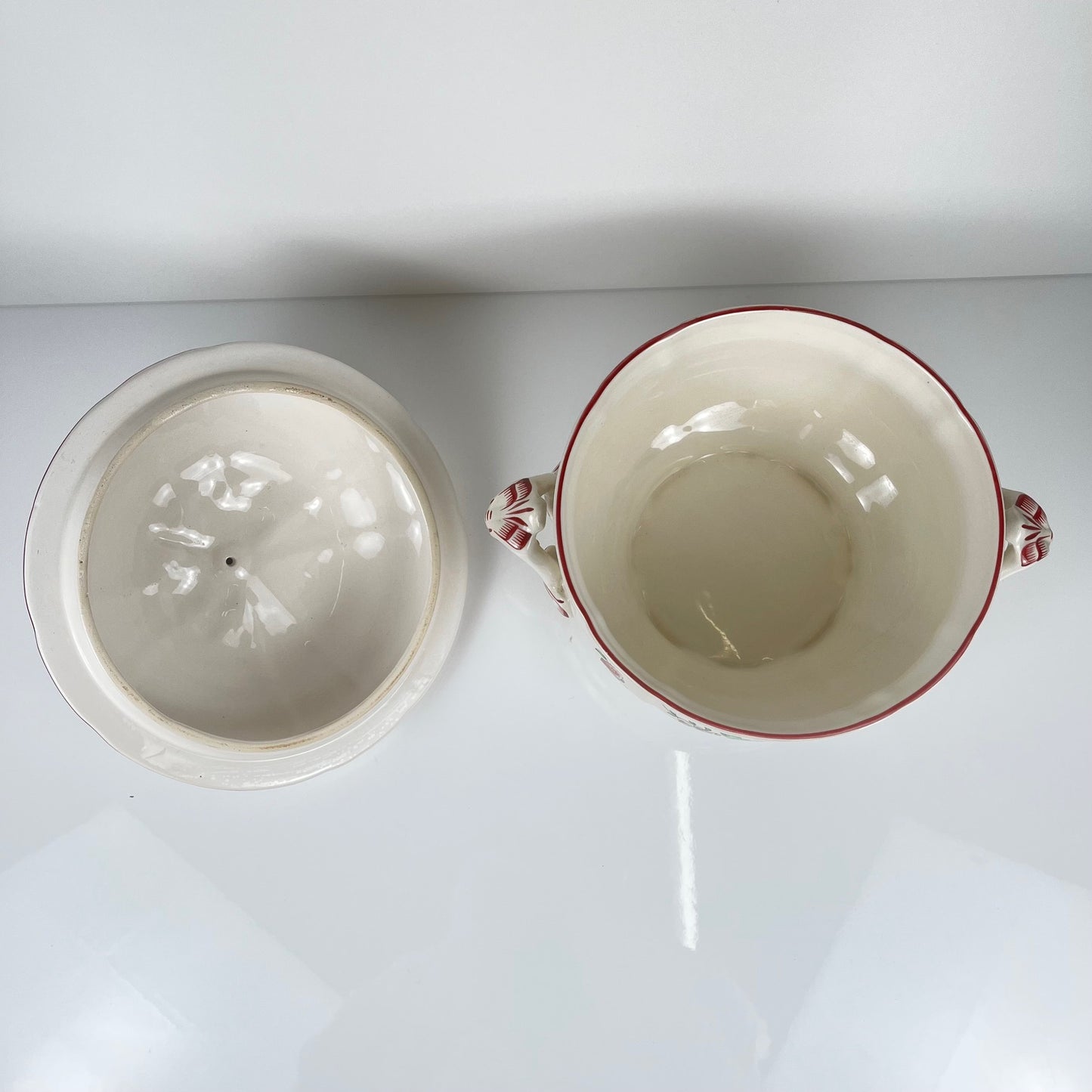 Soupière avec couvercle modèle Réverbère par KG Lunéville