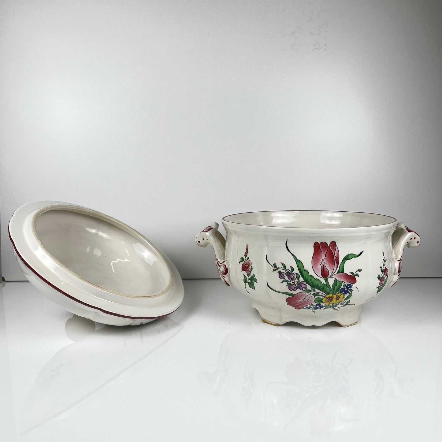 Soupière avec couvercle modèle Réverbère par KG Lunéville