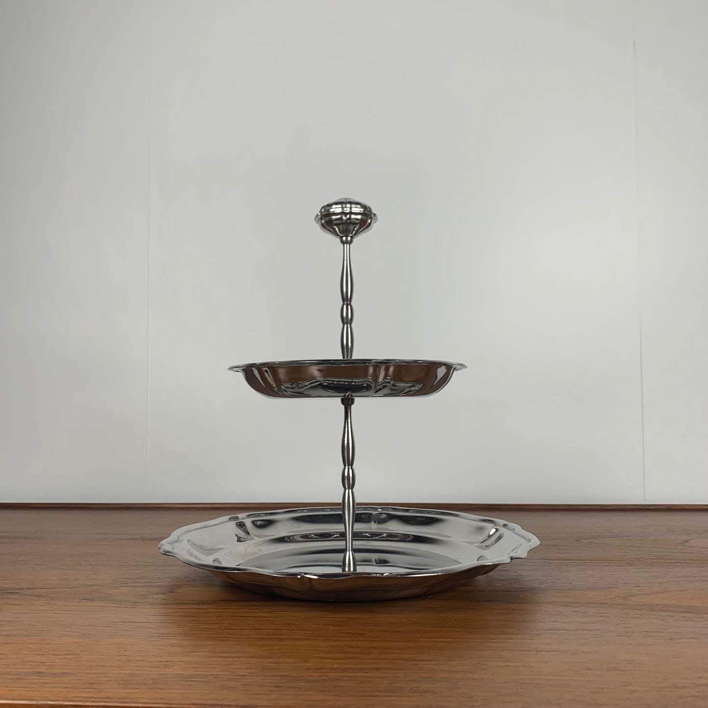 Tray / display stand for sweets or other in silver metal, 1970