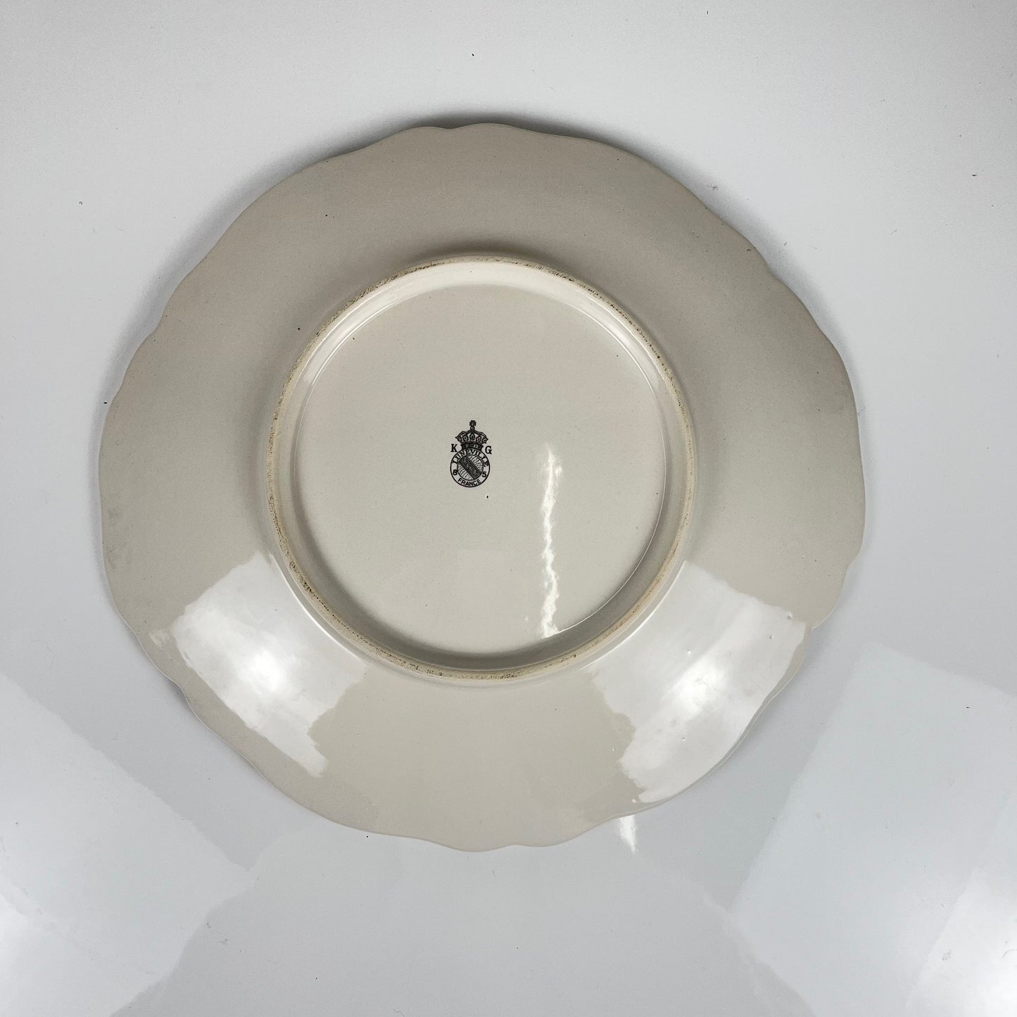 Plat bord festonné modèle Réverbère par KG Lunéville