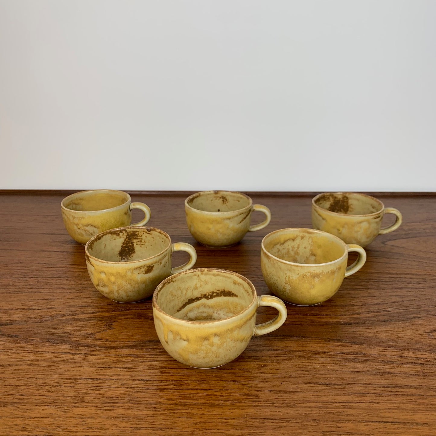 Set of 6 vintage coffee/tea cups, yellow/beige enamel