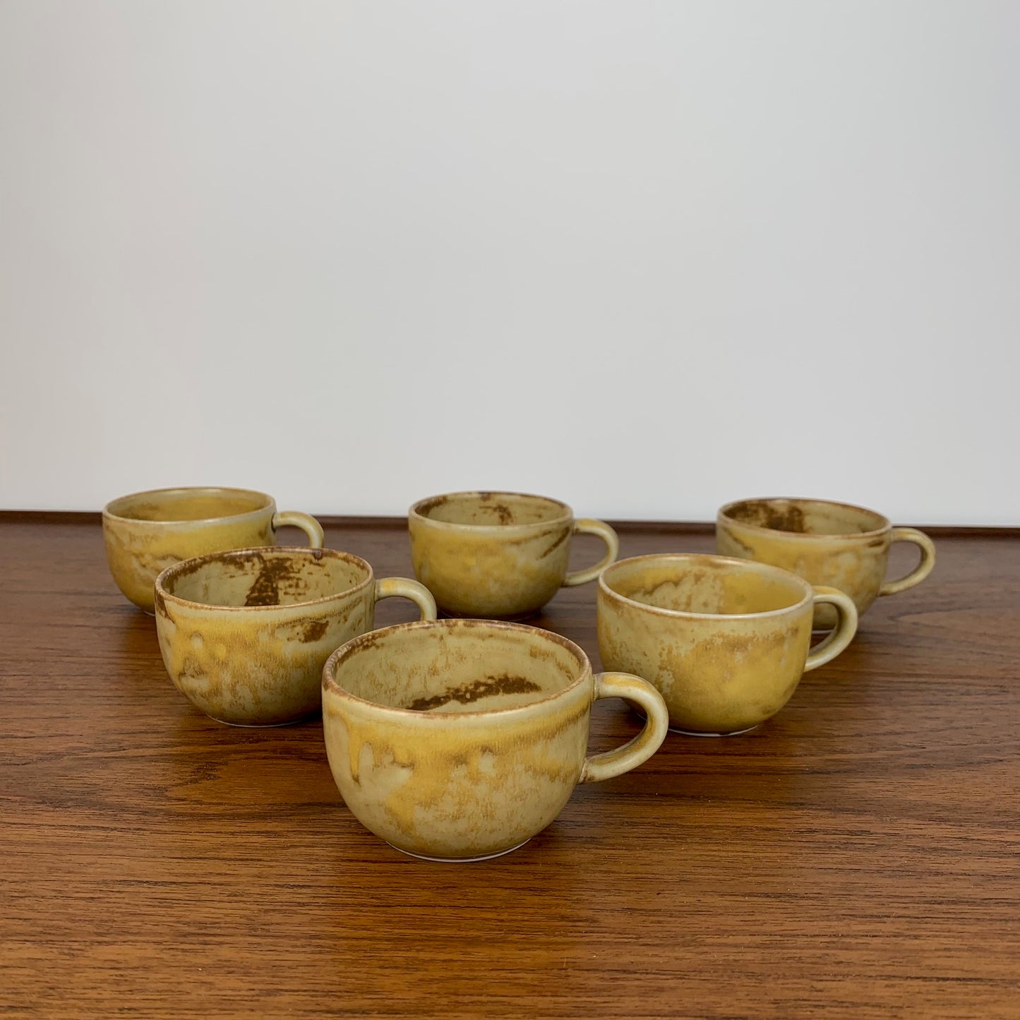 Set of 6 vintage coffee/tea cups, yellow/beige enamel