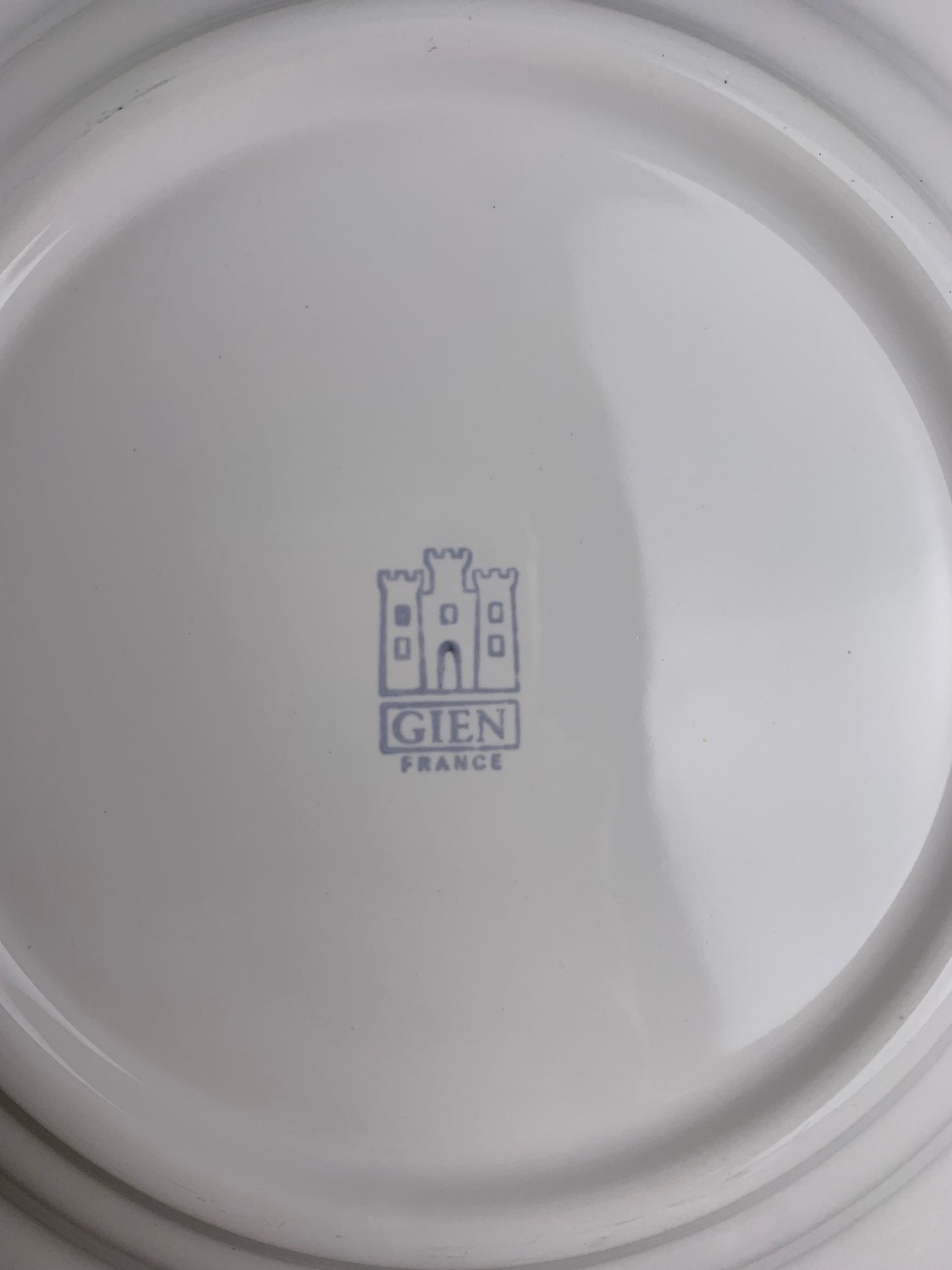 Set of Gien plates, Coquille model, 1970/80, off-white