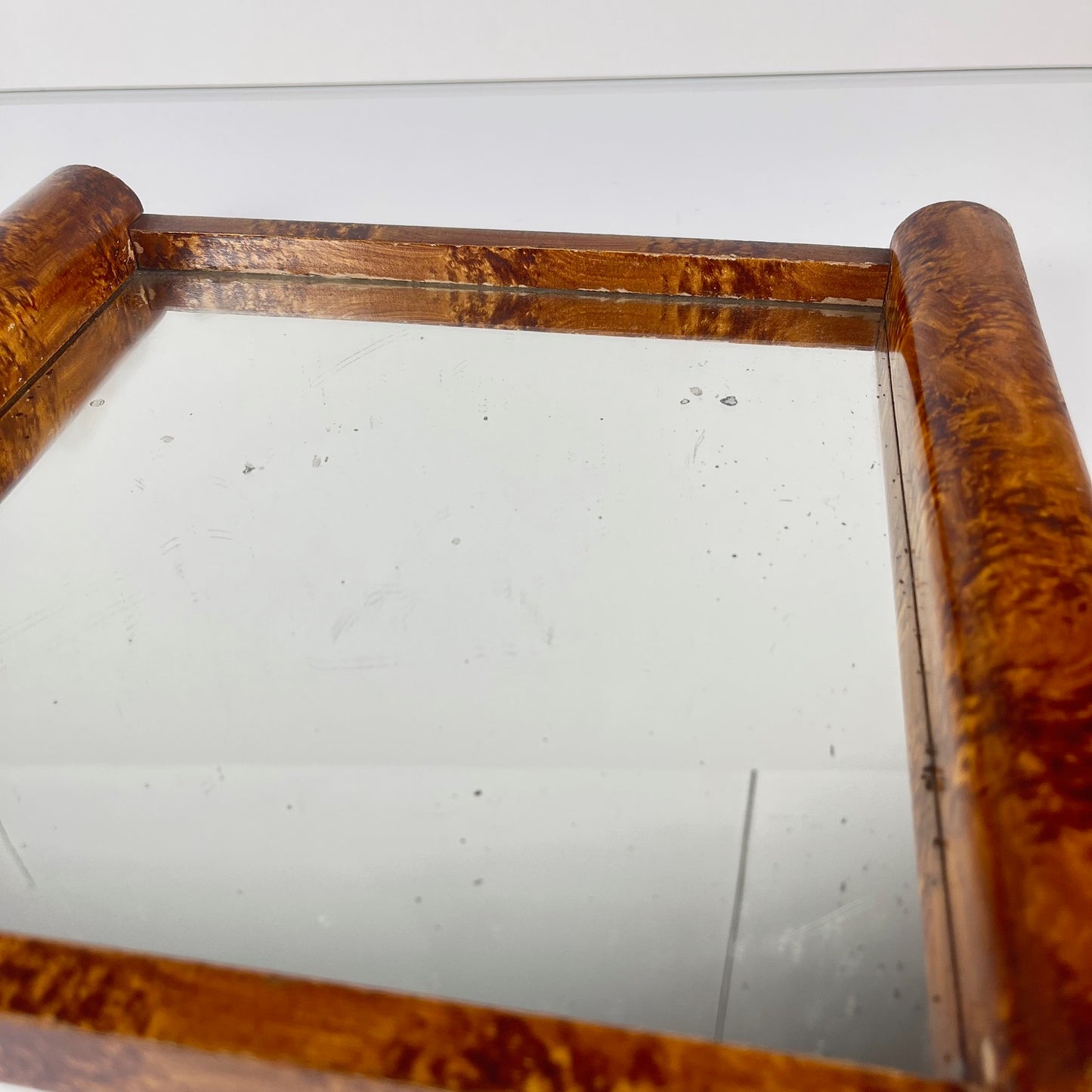 Petit plateau en placage de ronce, XXe siècle