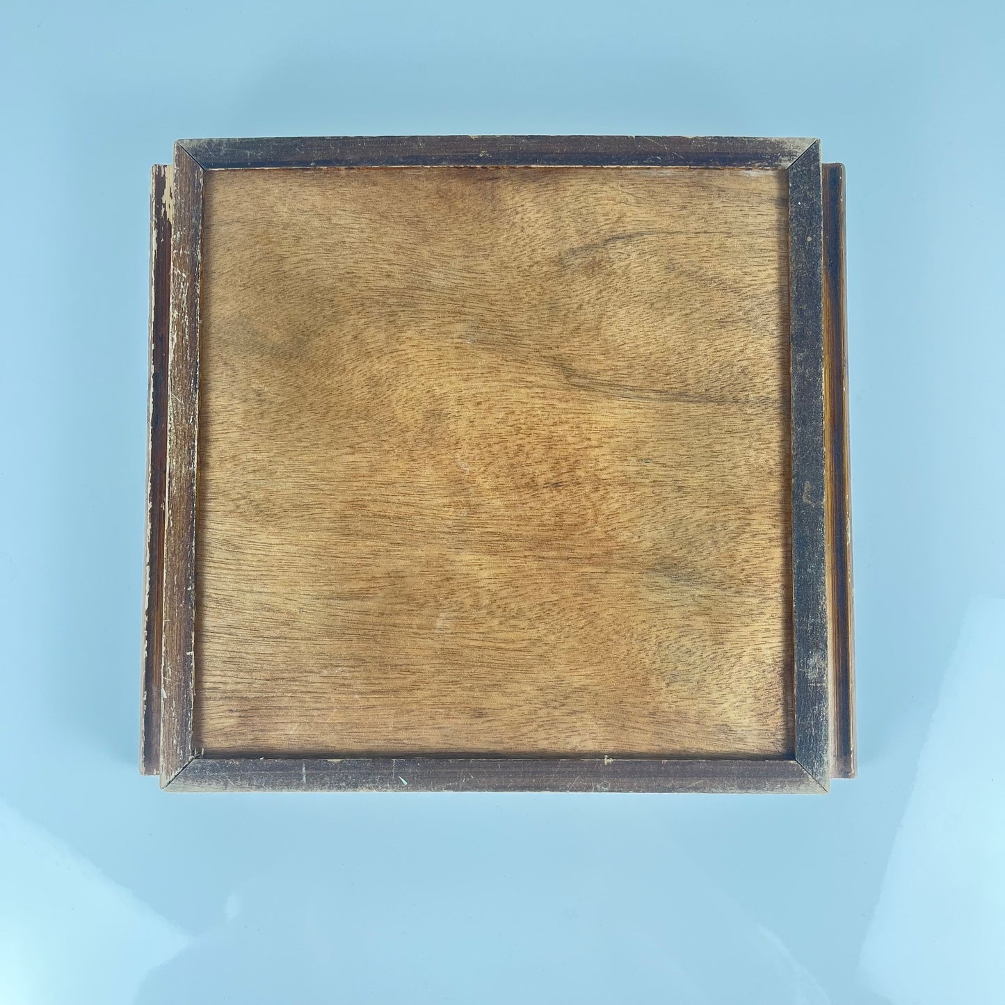 Petit plateau en placage de ronce, XXe siècle