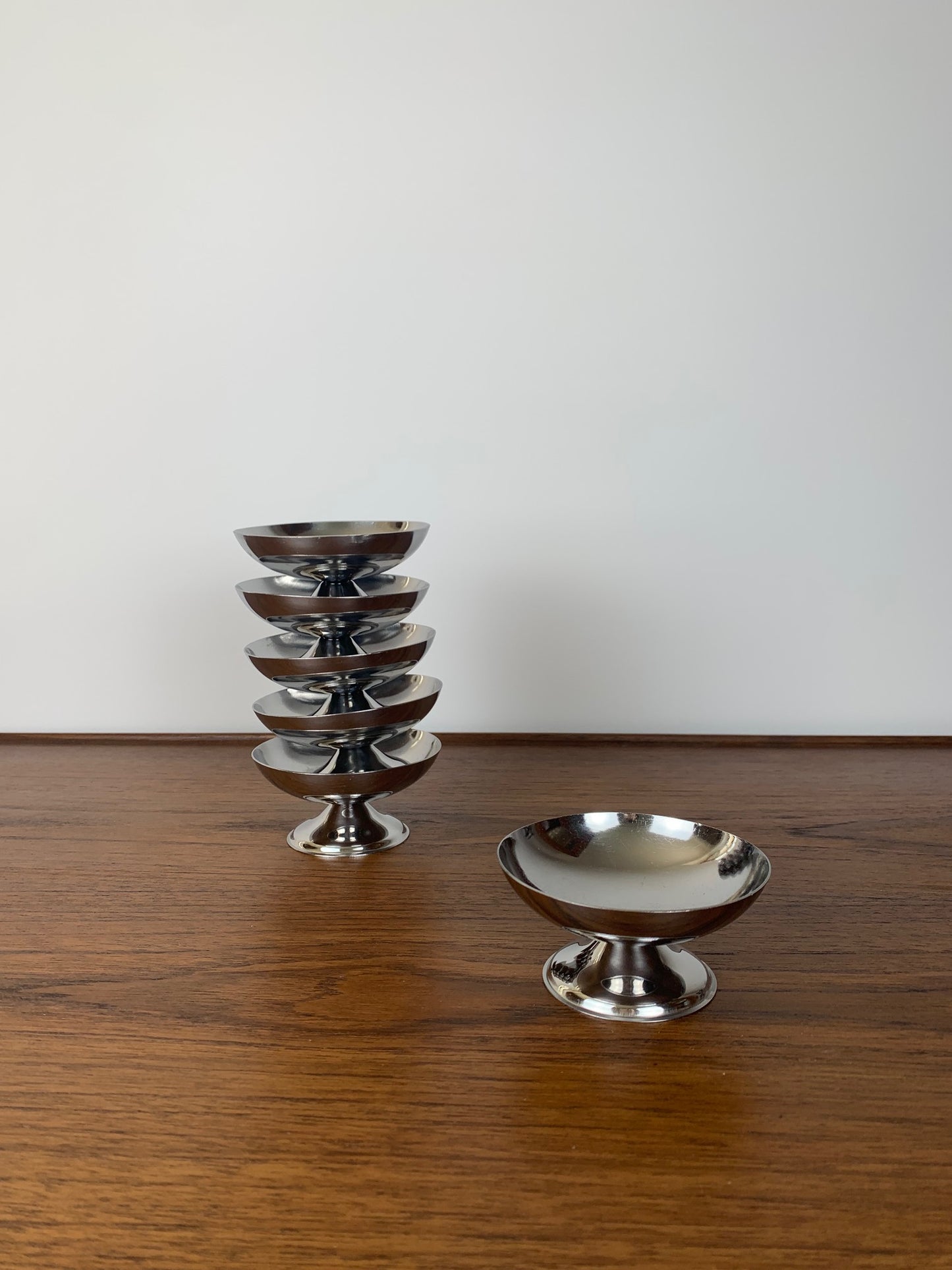 set of 6 stainless steel dessert bowls, 1970