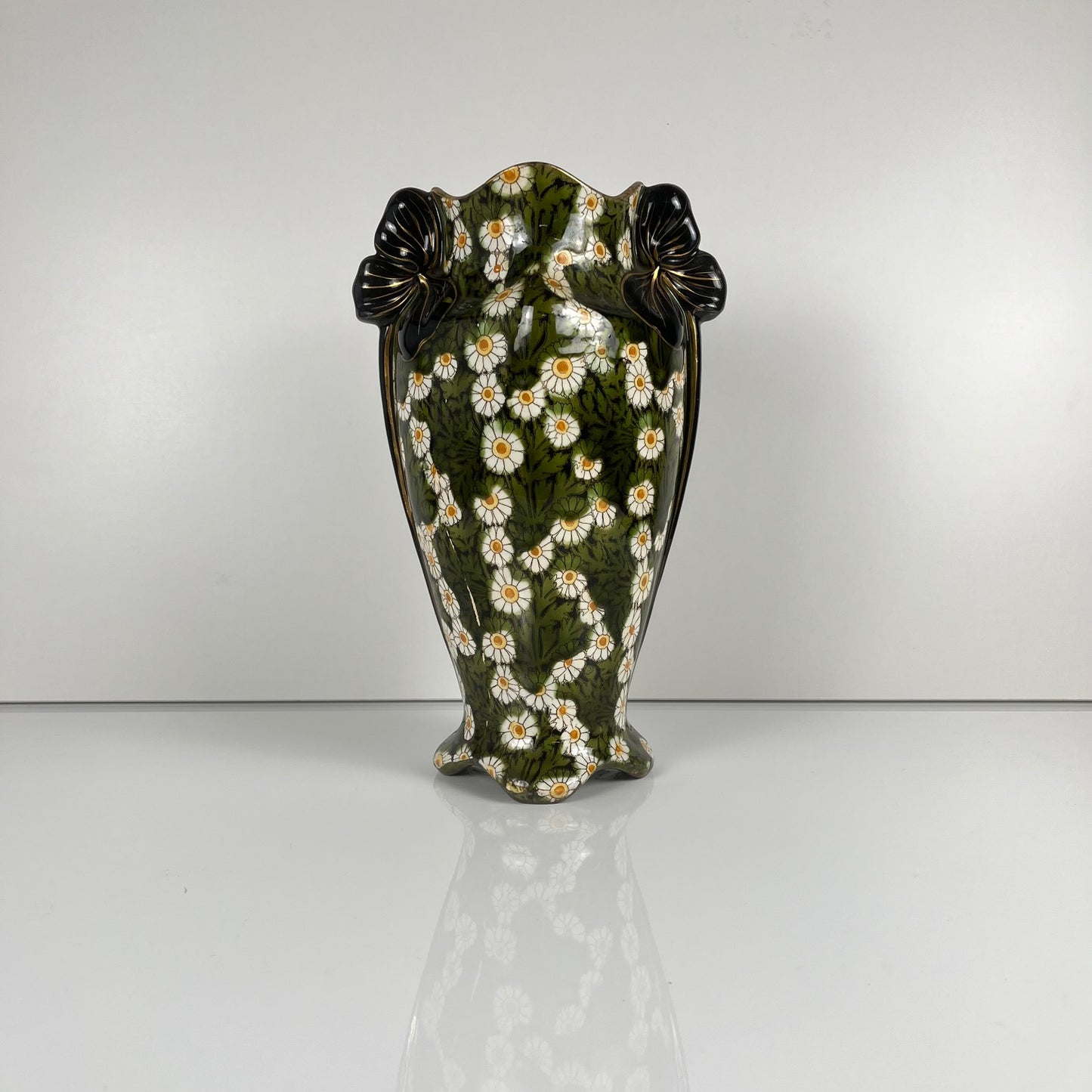 Vase Art nouveau KG Lunéville, motif fleurs, Fin XIXe-Début XXe