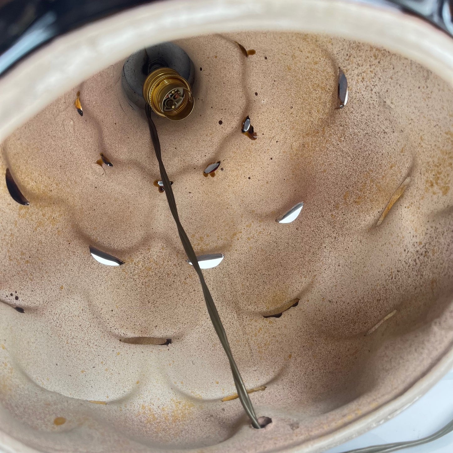 Large Lampe de Table en céramique "écaille" , 1970, double ampoules