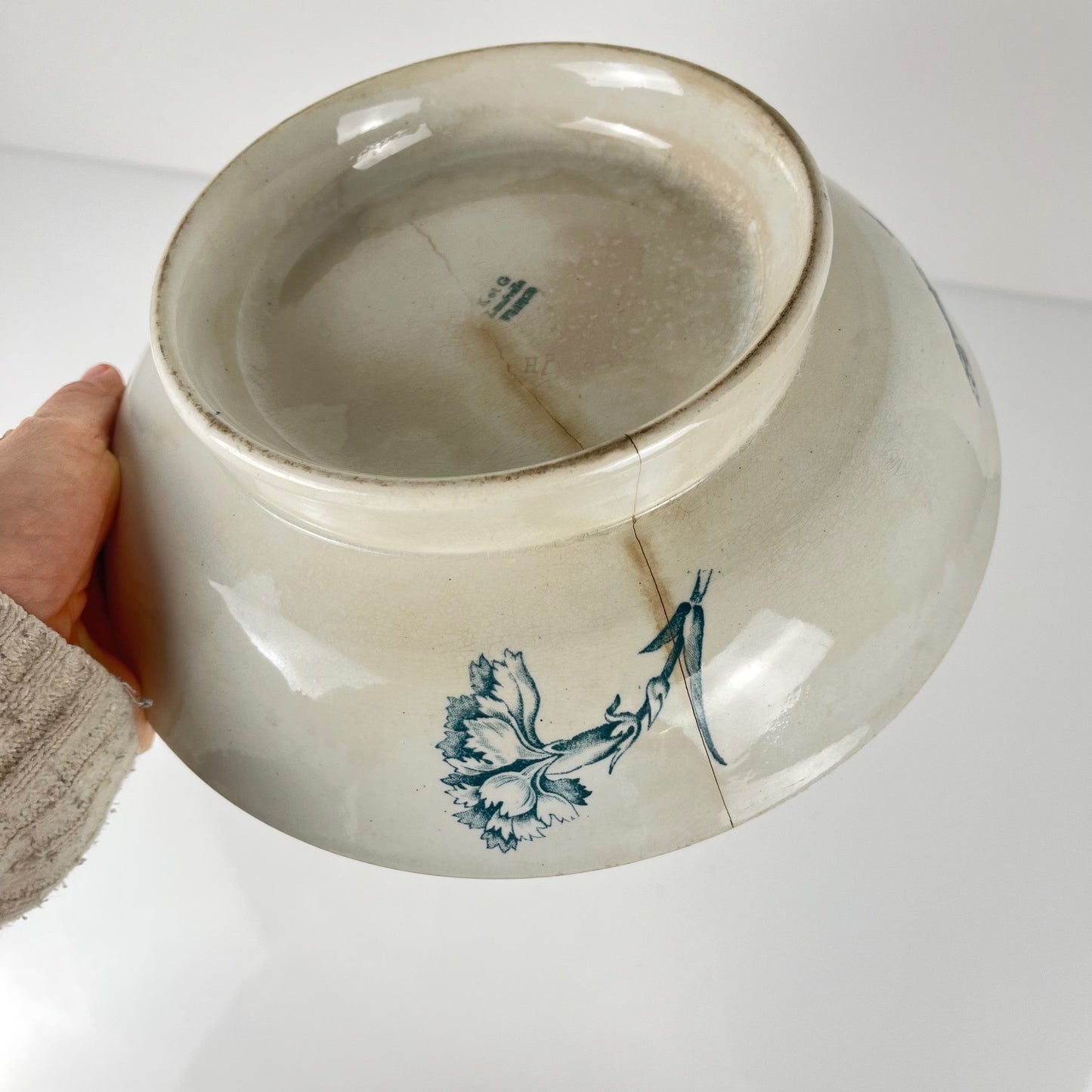 Footed salad bowl, "Oeillet" pattern, KG Lunéville, ironstone, 19th century