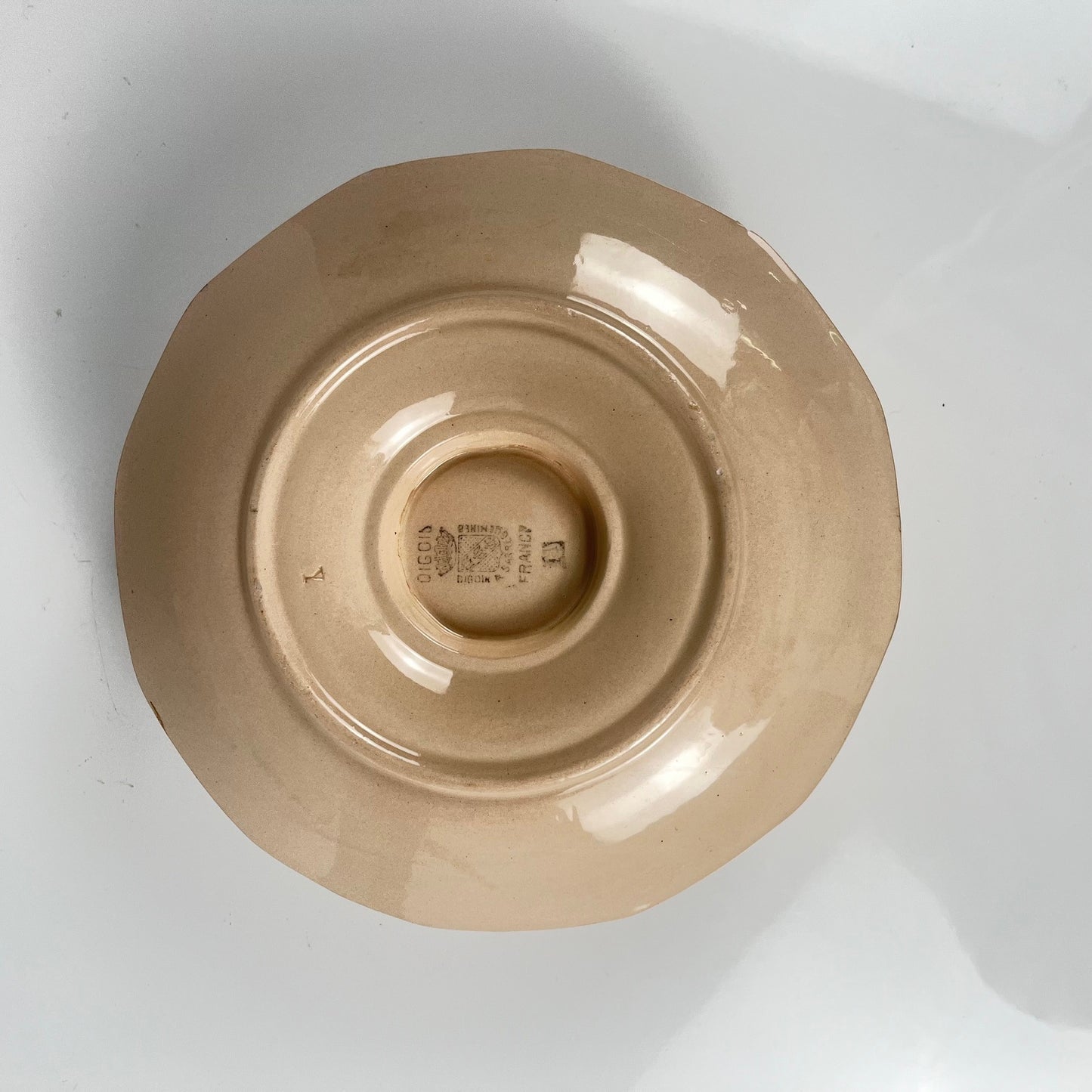 Saucière Digoin - Sarreguemines , motif rose, première moitié du XXe s.