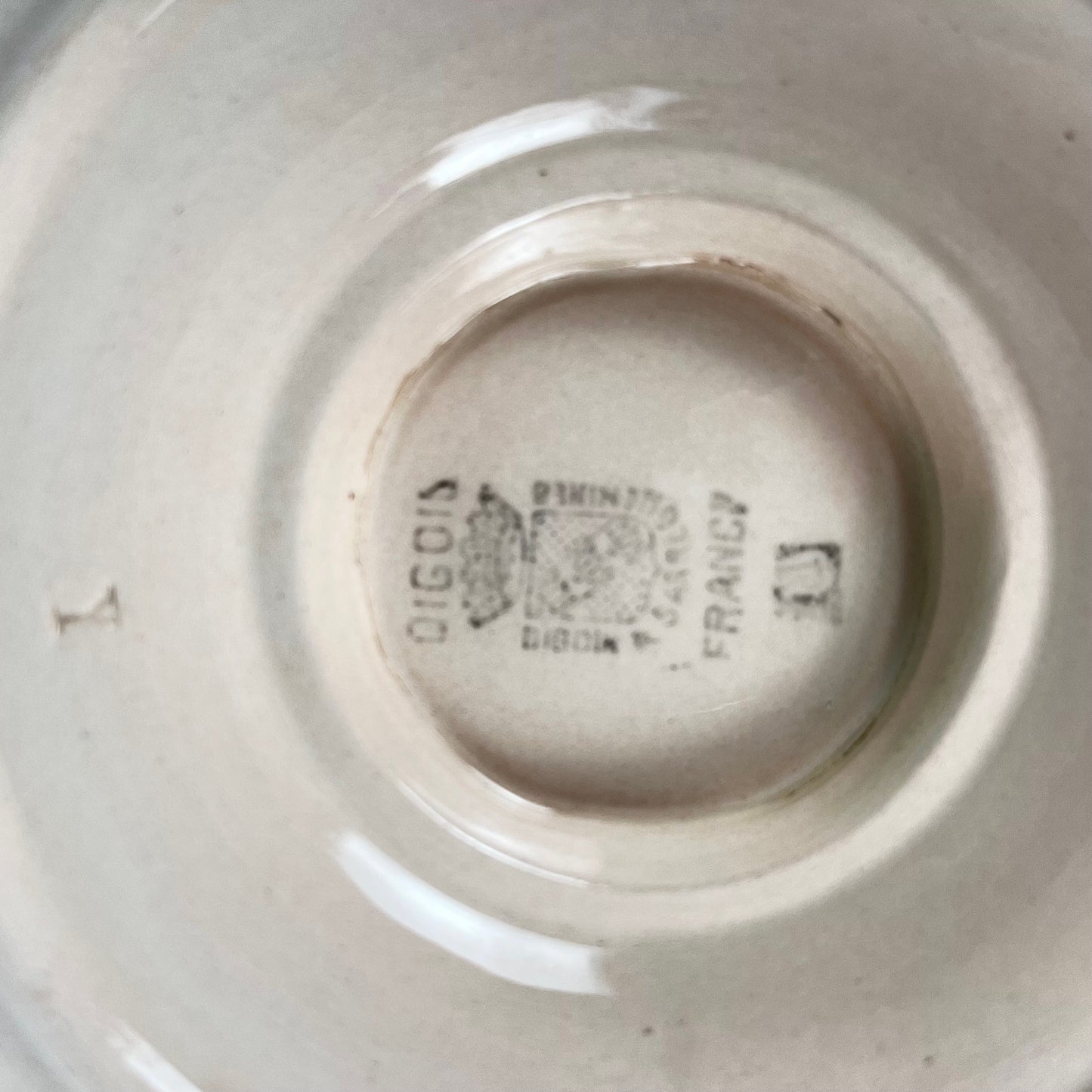 Saucière Digoin - Sarreguemines , motif rose, première moitié du XXe s.