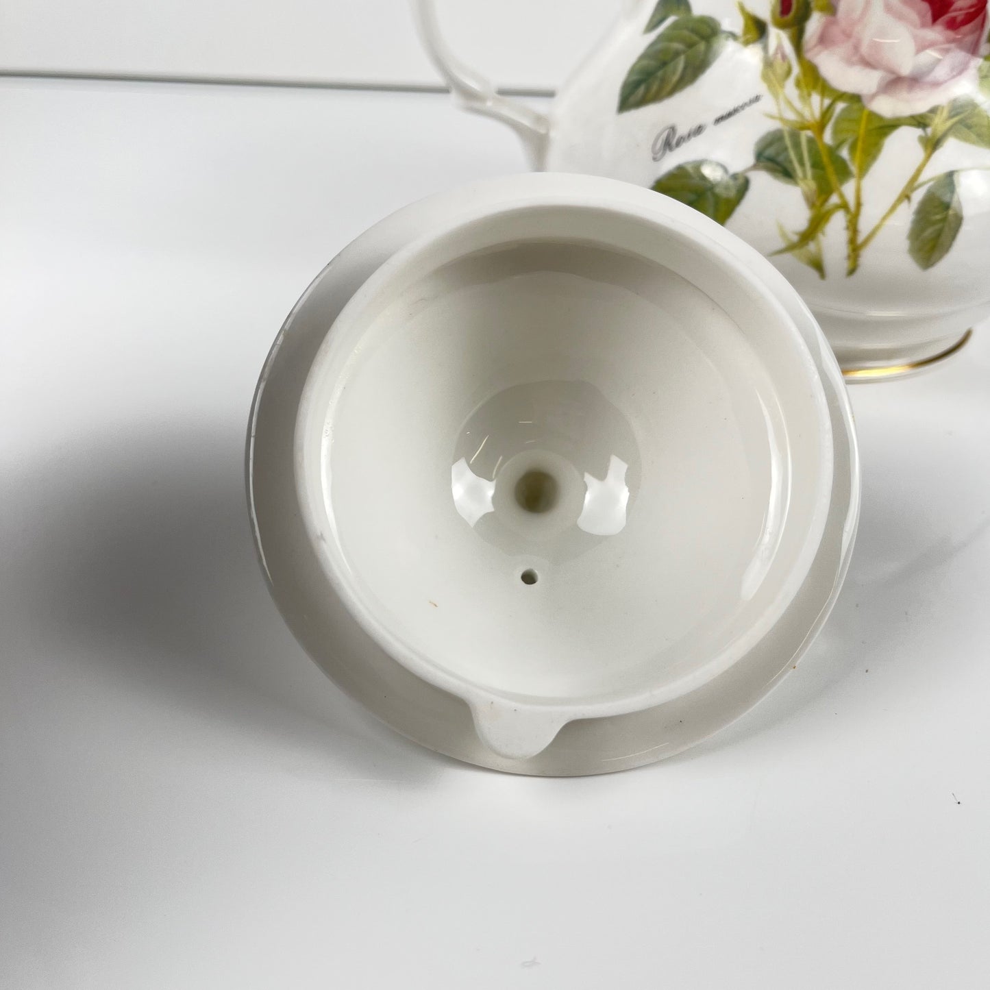 Théière Redouté roses, Roy Kirkham, Angleterre, 1996