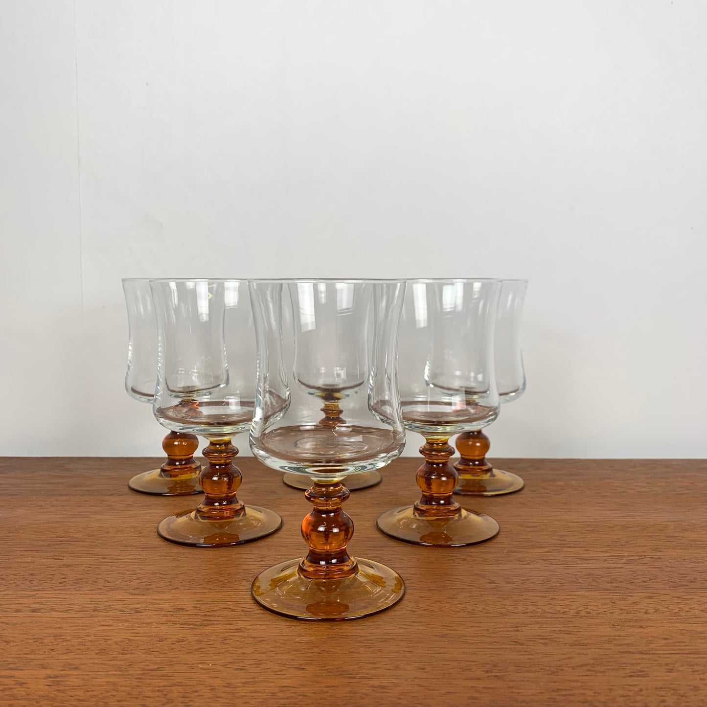 Lot de 6 verres à eau pied ambré