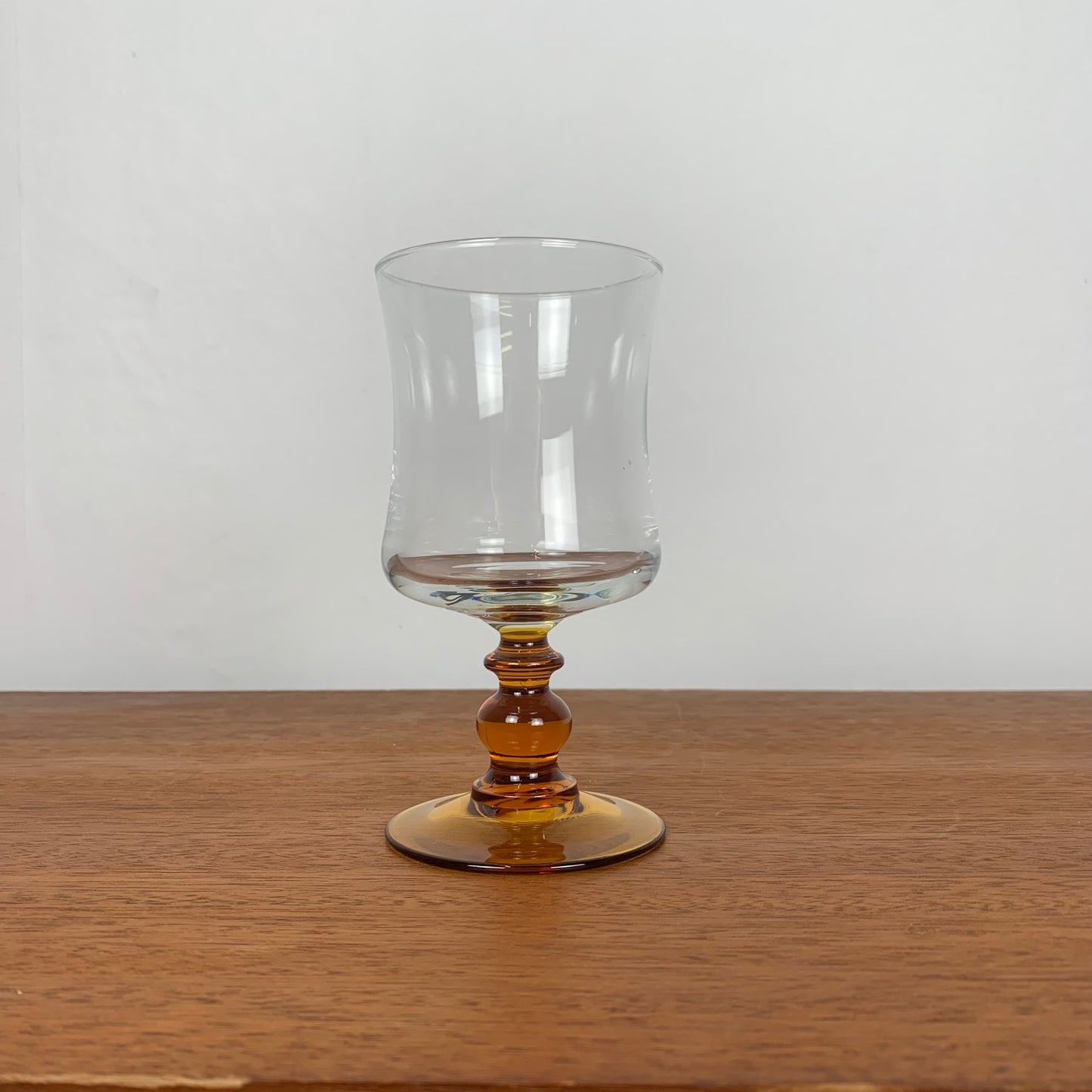 Lot de 6 verres à eau pied ambré