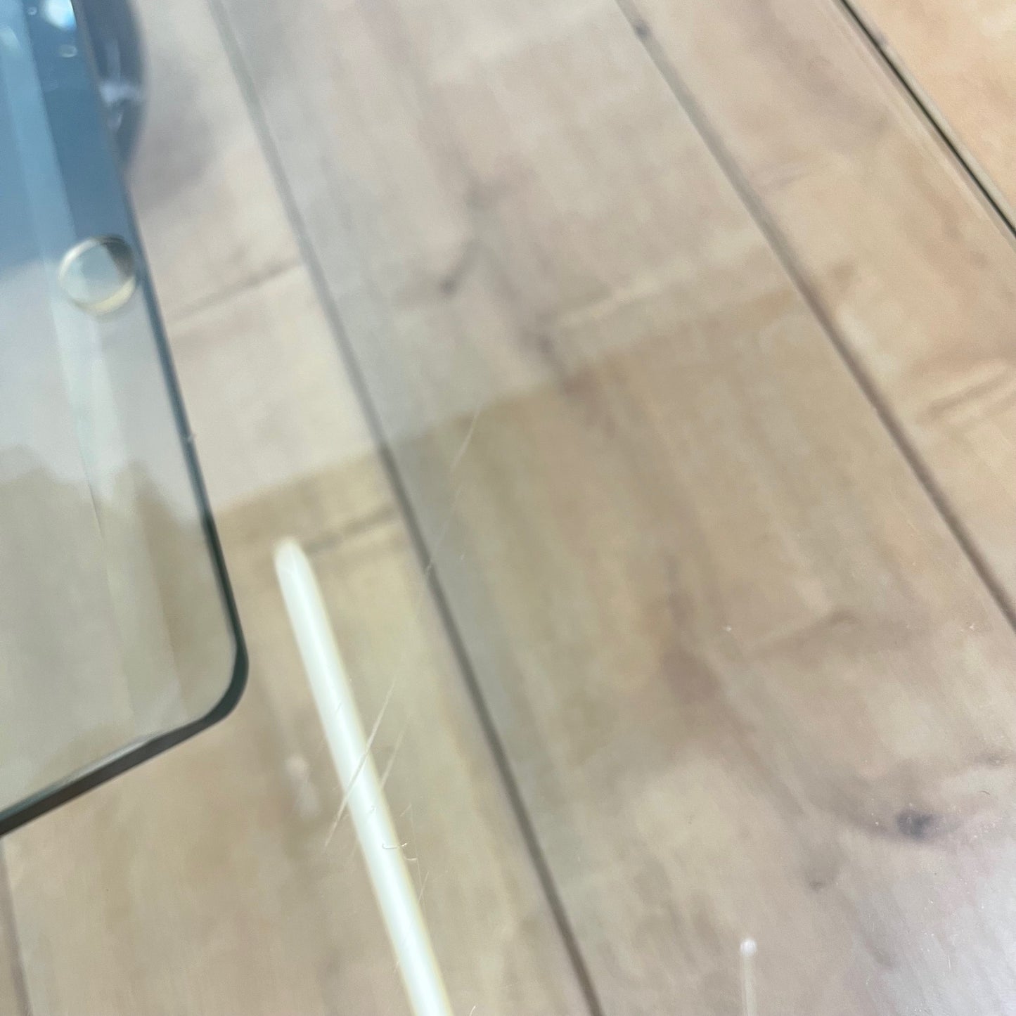 Table basse asymétrique roche bobois en verre et marbre, 1980/90