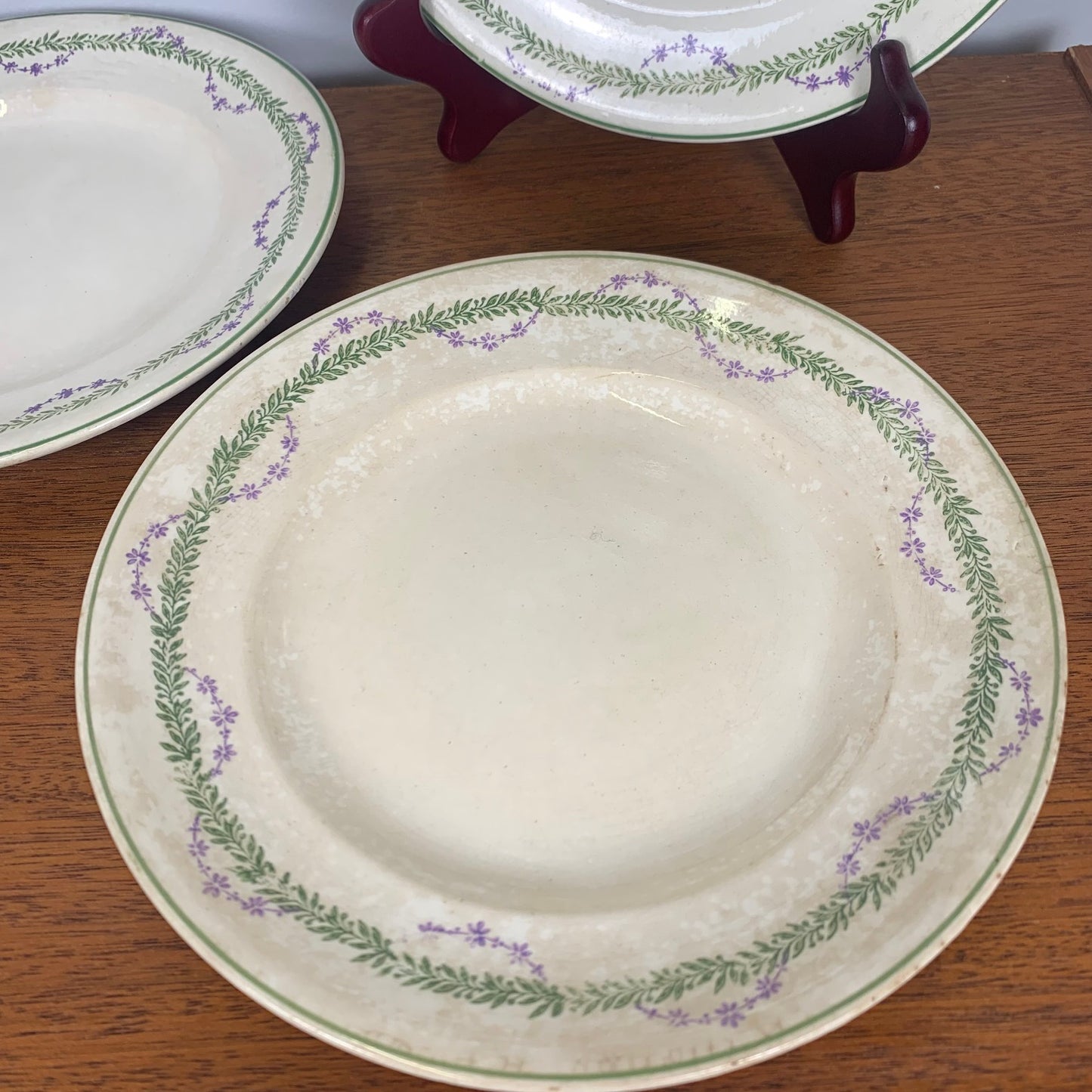Set of 4 Longwy plates, Loridan model, early 20th century.