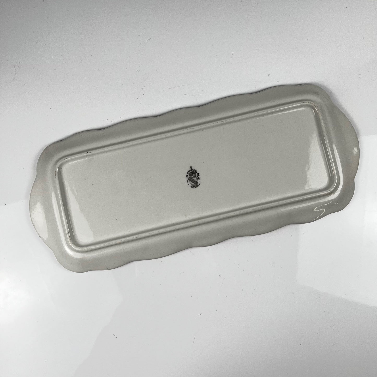 Plat à cake Modèle Réverbère par KG Lunéville