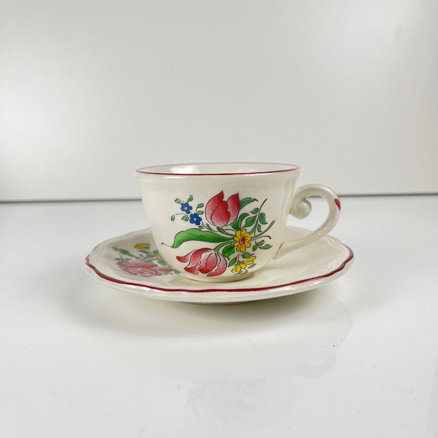 Set of 6 coffee cups with saucers, "Réverbère" pattern by KG Lunéville