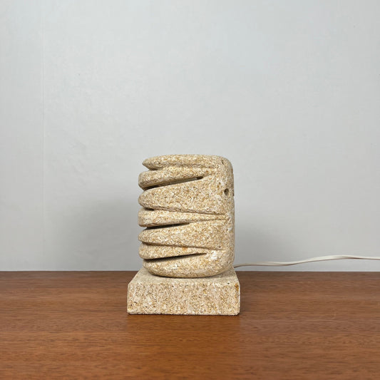 Lampe de table en pierre calcaire, 1960-70, dans le style de Gerard Esnault
